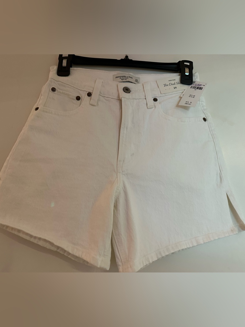 Abercrombie & Fitch White High-Rise 'The Dad Short' Jeans - size 24 NWT
